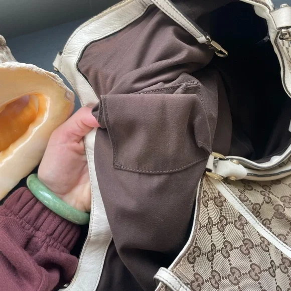 GUCCI CANVAS HOBO WITH SILVER HARDWARE - Picture 4 of 16